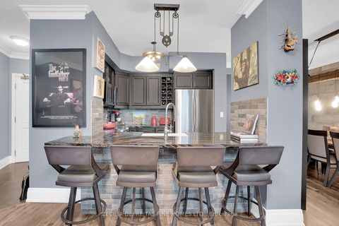 Photo 19 at 1616 - 9225 Jane Street, Maple, Vaughan