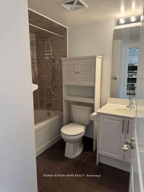 Photo 8 at 1124 - 18 Harding Boulevard, Harding, Richmond Hill