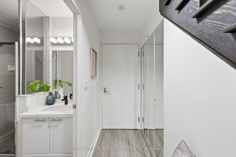 Photo 7 at 105 - 15 Bruyeres Mews, Niagara, Toronto