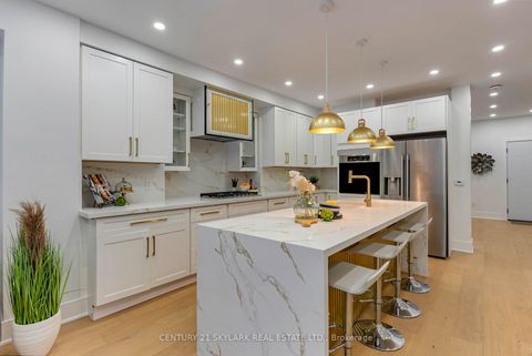 Photo 10 at 208 Gainsborough Road, Woodbine Corridor, Toronto