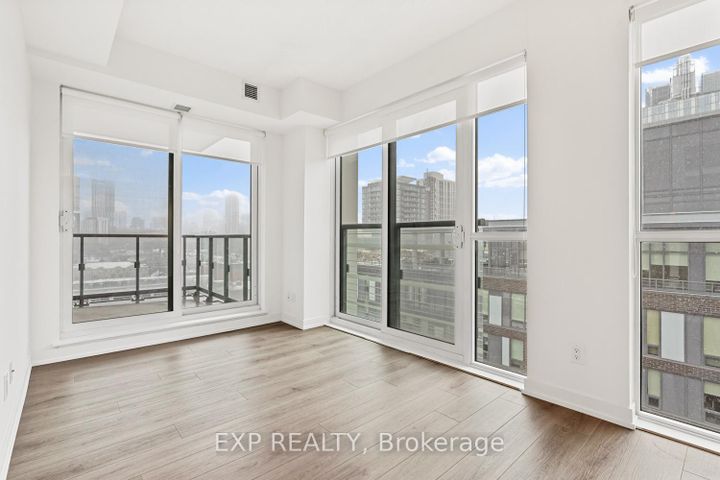 Photo 10 at 1009 - 200 Sackville Street, Regent Park, Toronto