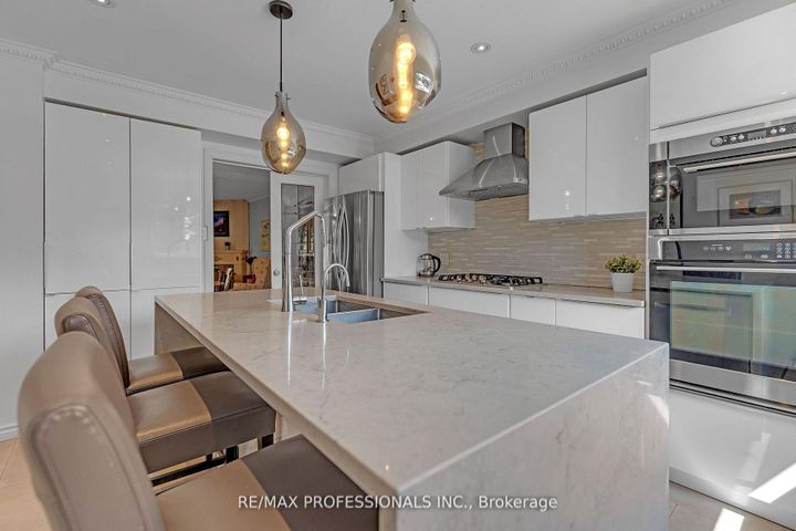 Photo 2 at 157 Maple Branch Path, The Westway, Toronto