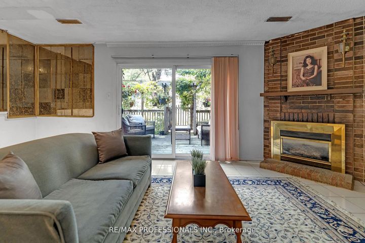 Photo 14 at 157 Maple Branch Path, The Westway, Toronto