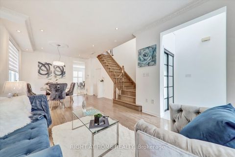 Photo 5 at 8 Santa Maria Trail, Vellore Village, Vaughan