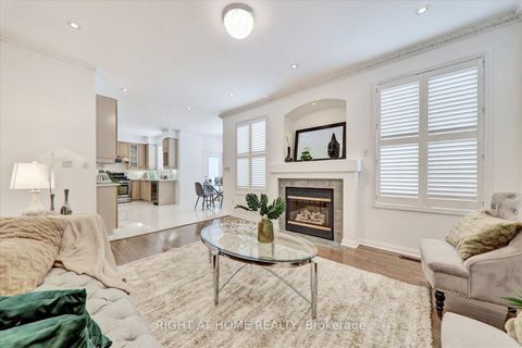 Photo 10 at 8 Santa Maria Trail, Vellore Village, Vaughan