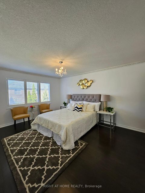 Photo 14 at 8 Santa Maria Trail, Vellore Village, Vaughan