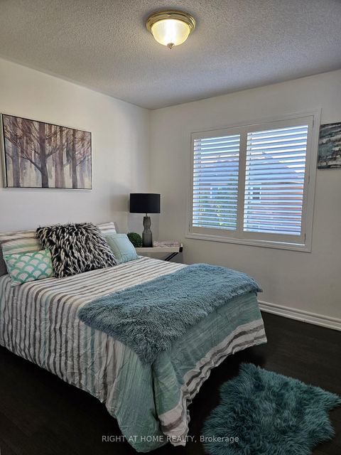 Photo 17 at 8 Santa Maria Trail, Vellore Village, Vaughan