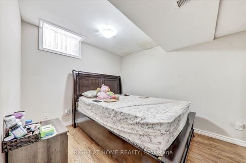 Photo 19 at 8 Santa Maria Trail, Vellore Village, Vaughan