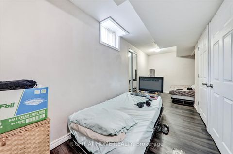 Photo 20 at 8 Santa Maria Trail, Vellore Village, Vaughan