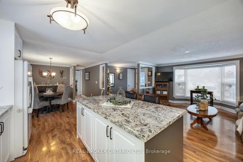 Photo 6 at 22 Champlain Court, Newcastle, Clarington