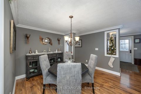 Photo 10 at 22 Champlain Court, Newcastle, Clarington