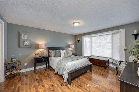 Photo 15 at 22 Champlain Court, Newcastle, Clarington