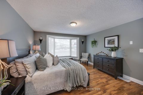 Photo 16 at 22 Champlain Court, Newcastle, Clarington