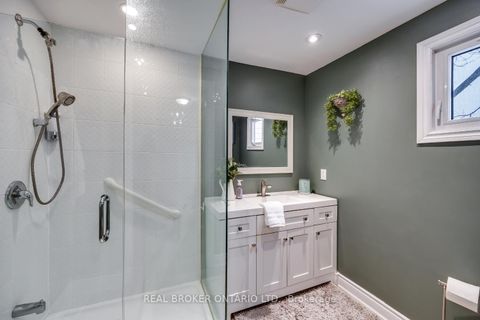 Photo 18 at 22 Champlain Court, Newcastle, Clarington