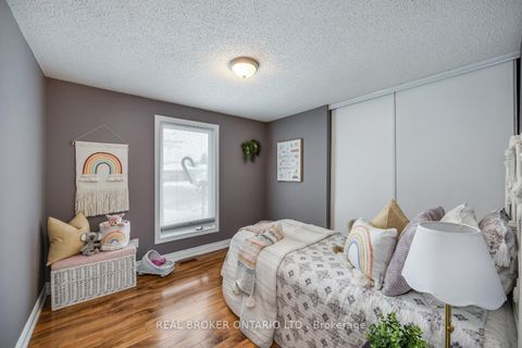 Photo 20 at 22 Champlain Court, Newcastle, Clarington
