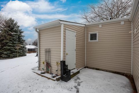 Photo 28 at 22 Champlain Court, Newcastle, Clarington