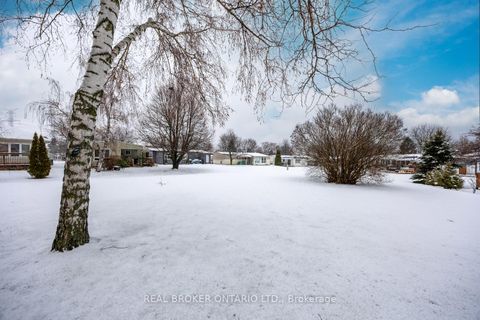 Photo 29 at 22 Champlain Court, Newcastle, Clarington