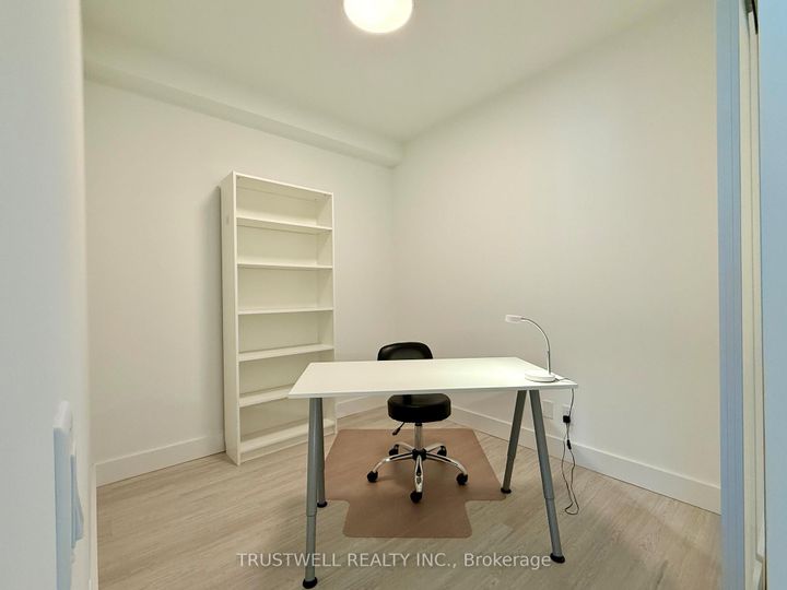 Photo 9 at 503 - 6 Greenbriar Road, Bayview Village, Toronto