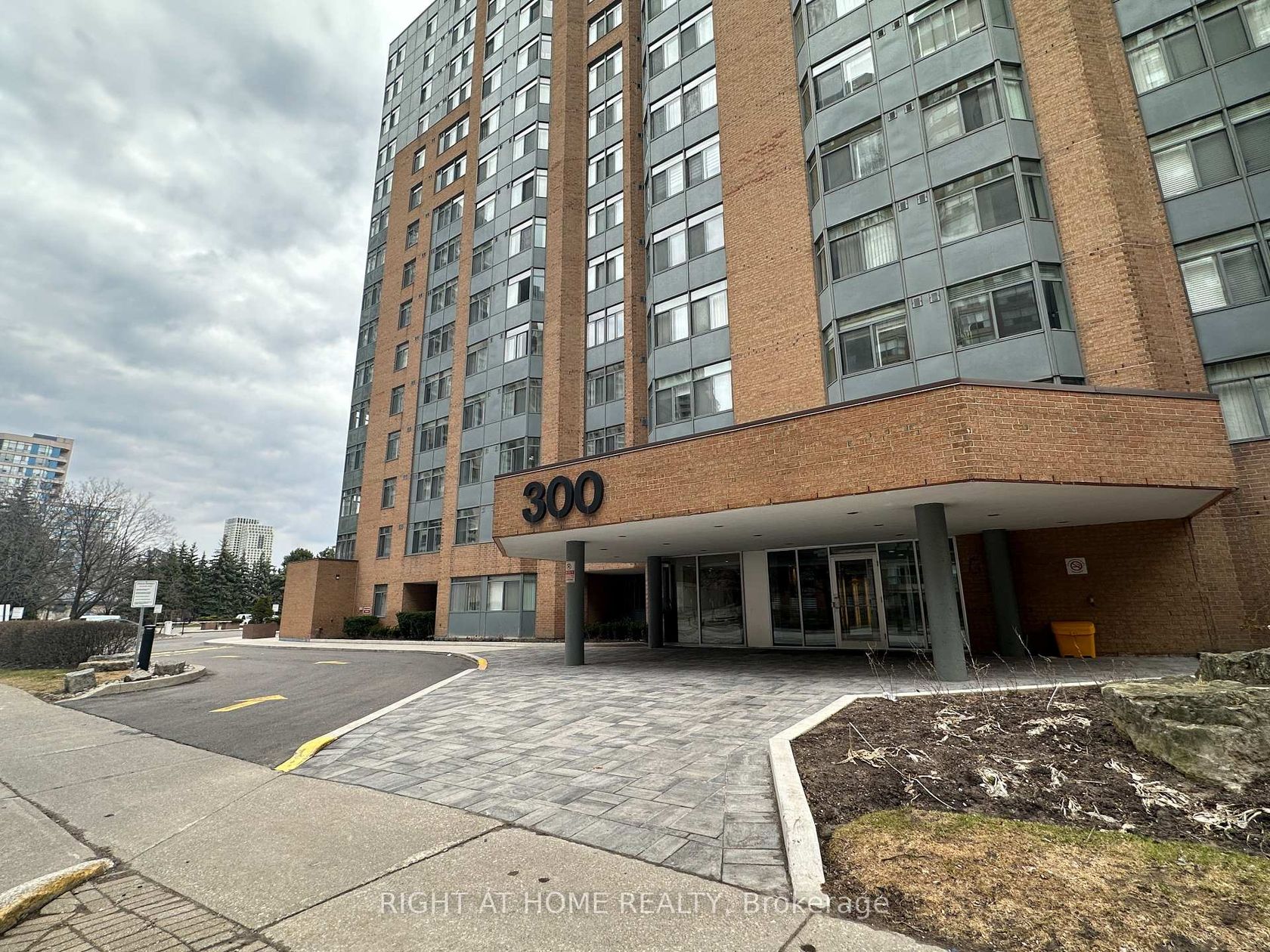 1406 - 300 Webb Drive, City Centre, Mississauga 