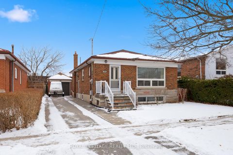 Photo 1 at 178 Ellendale Drive, Dorset Park, Toronto