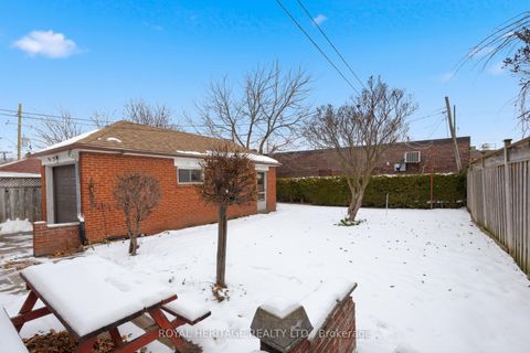 Photo 41 at 178 Ellendale Drive, Dorset Park, Toronto
