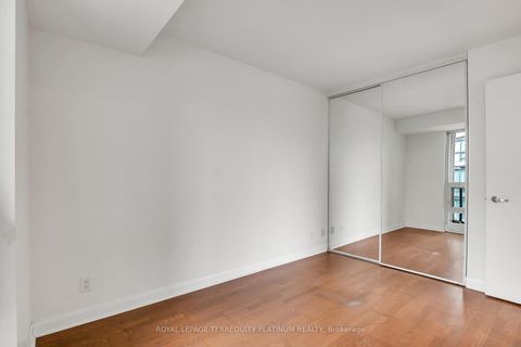 Photo 11 at 727 - 600 Fleet Street, Niagara, Toronto