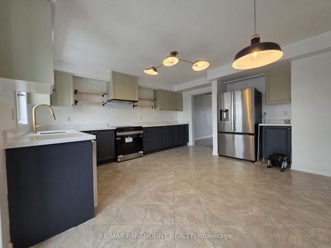 Photo 13 at 3 - 2006 Trawden Way, BC Bronte Creek, Oakville