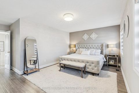 Photo 23 at 72 Saint Damian Avenue, Vellore Village, Vaughan