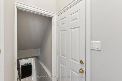 Photo 34 at 72 Saint Damian Avenue, Vellore Village, Vaughan