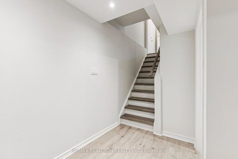 Photo 35 at 72 Saint Damian Avenue, Vellore Village, Vaughan