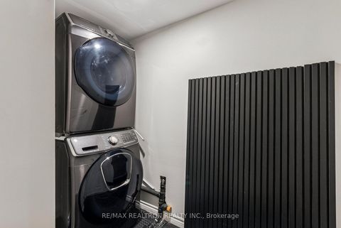 Photo 37 at 72 Saint Damian Avenue, Vellore Village, Vaughan