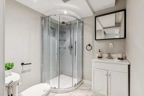 Photo 45 at 72 Saint Damian Avenue, Vellore Village, Vaughan