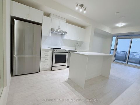 Photo 6 at 427 - 8960 Jane Street S, Concord, Vaughan