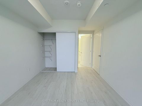 Photo 9 at 427 - 8960 Jane Street S, Concord, Vaughan