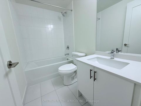 Photo 12 at 427 - 8960 Jane Street S, Concord, Vaughan
