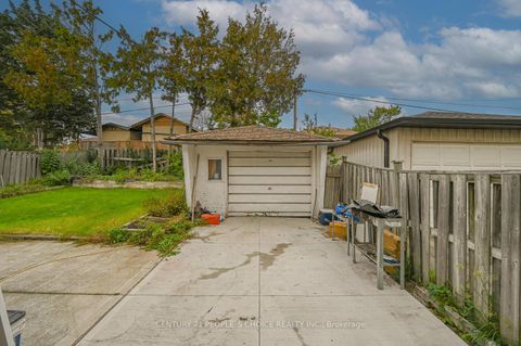 Photo 8 at 196 Taysham Crescent, Beaumonde Heights, Toronto