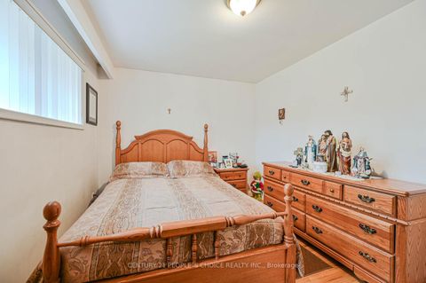 Photo 15 at 196 Taysham Crescent, Beaumonde Heights, Toronto