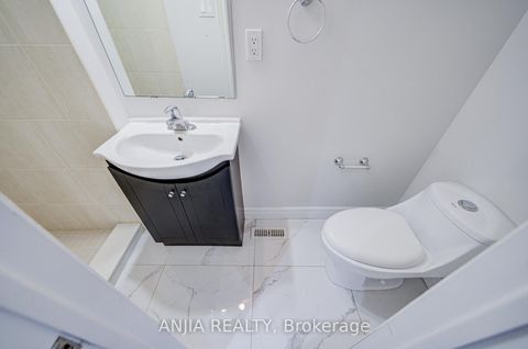 Photo 24 at 26 Longbow Square, Steeles, Toronto