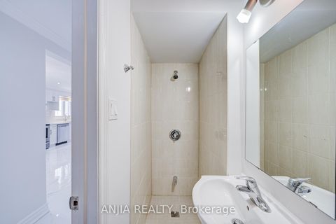 Photo 25 at 26 Longbow Square, Steeles, Toronto