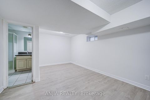 Photo 40 at 26 Longbow Square, Steeles, Toronto