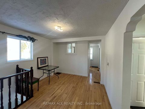 Photo 4 at 294 Pharmacy Avenue, Birchmount, Toronto