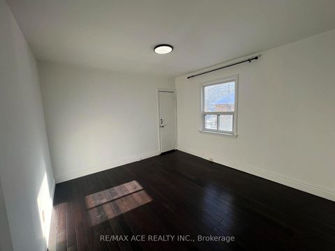 Photo 7 at 294 Pharmacy Avenue, Birchmount, Toronto