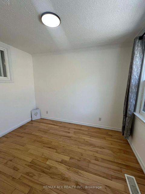 Photo 8 at 294 Pharmacy Avenue, Birchmount, Toronto