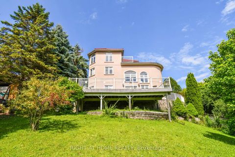 Photo 3 at 11 Thackeray Crescent, Letitia Heights, Barrie