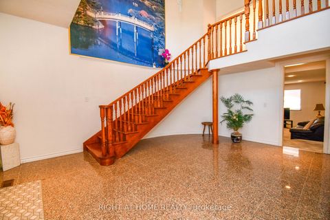 Photo 22 at 11 Thackeray Crescent, Letitia Heights, Barrie