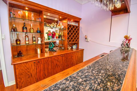 Photo 37 at 11 Thackeray Crescent, Letitia Heights, Barrie