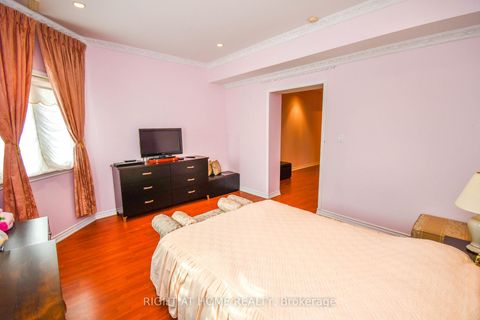 Photo 43 at 11 Thackeray Crescent, Letitia Heights, Barrie