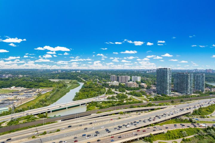 Photo 4 at 2812 - 1 Palace Pier Court, Mimico, Toronto