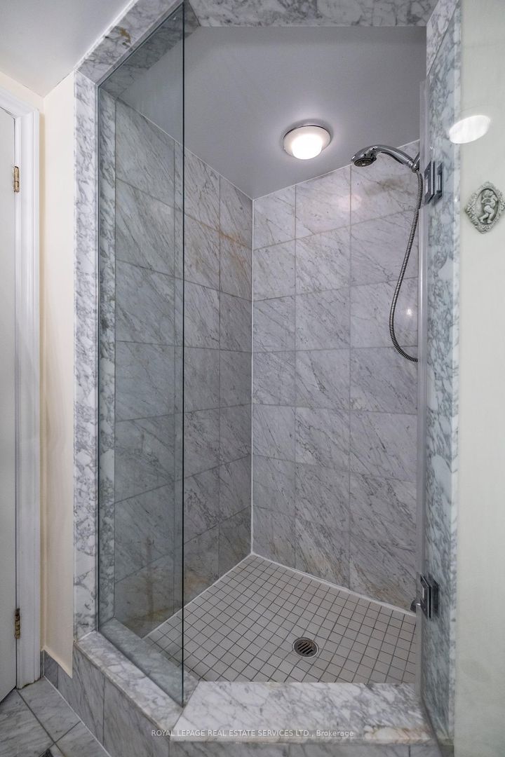 Photo 8 at 2812 - 1 Palace Pier Court, Mimico, Toronto