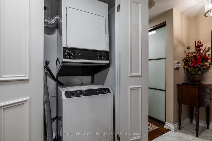 Photo 9 at 2812 - 1 Palace Pier Court, Mimico, Toronto